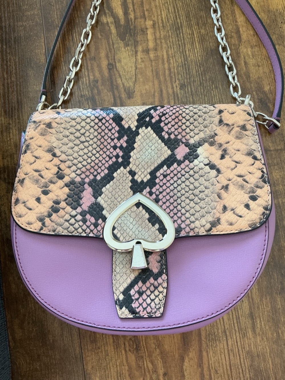 Kate Spade - Clean Lilac Snake-Print shoulder Bag with Heart Clasp